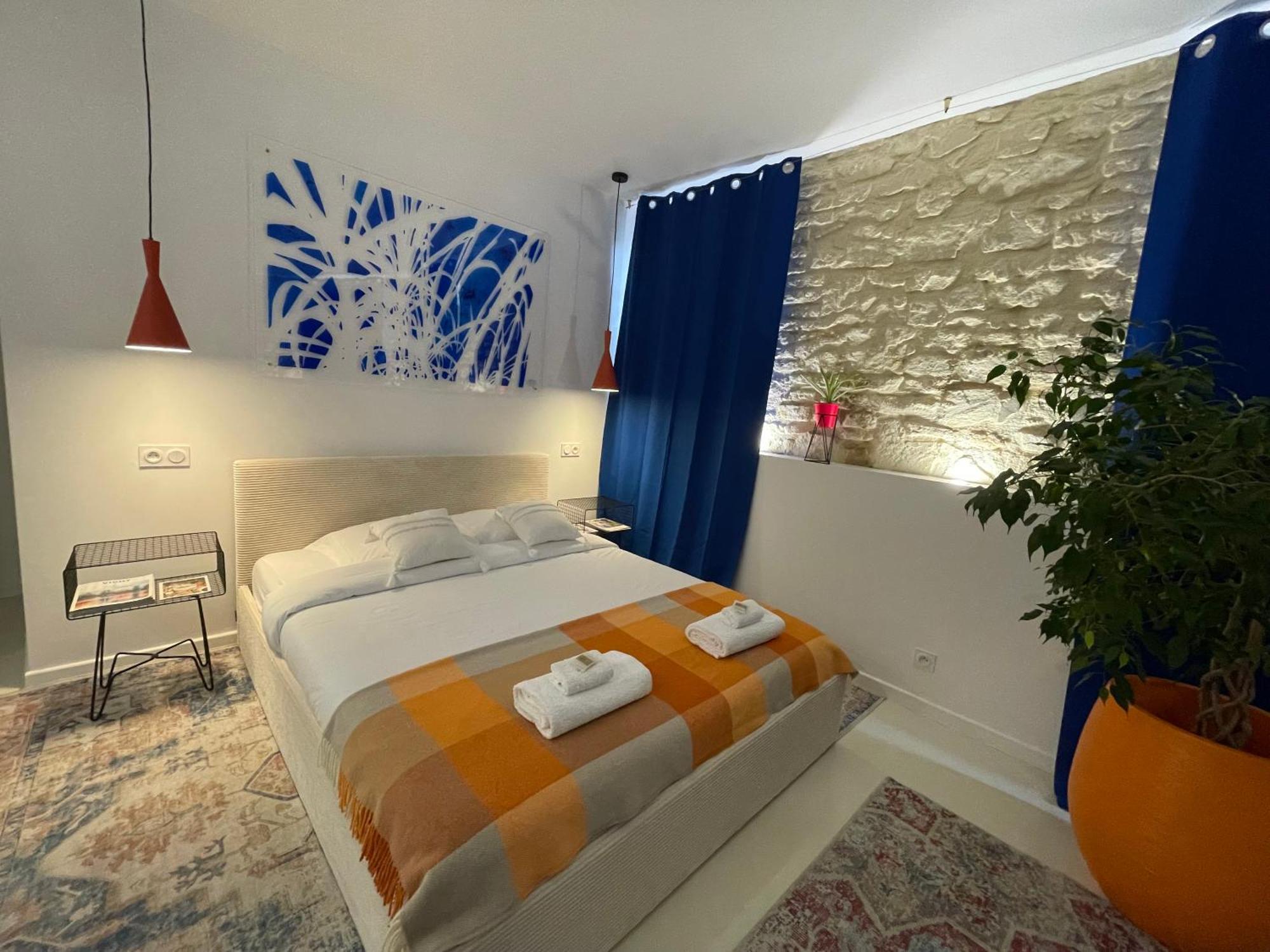 11 Bis Apartment *